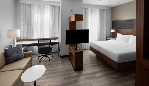 Studio, 1 King Bed with Sofa bed (Mobility/Hearing Accessible, Tub)