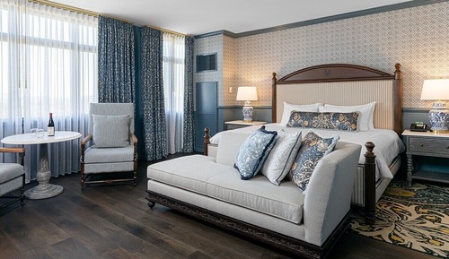 Grand Room, 1 King Bed