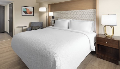 Standard Room, 1 King Bed