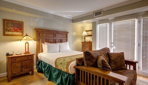 Studio, 1 Queen Bed with Sofa bed