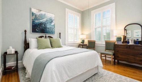 Deluxe Queen Room