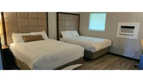 2 Queen Beds Non-Smoking
