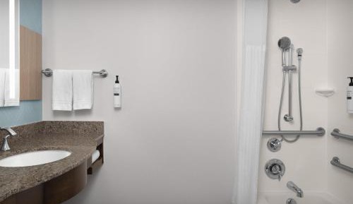 Queen Room with Two Queen Beds - Mobility and Hearing Access