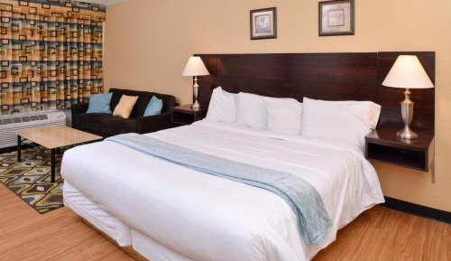 Deluxe King Room