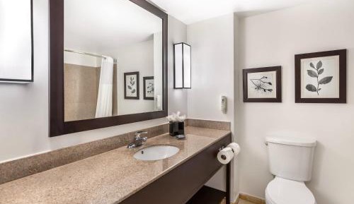One-Bedroom Suite with Two Queen Beds - Non-Smoking