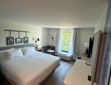Queen Suite with Two Queen Beds and River View - Non Smoking