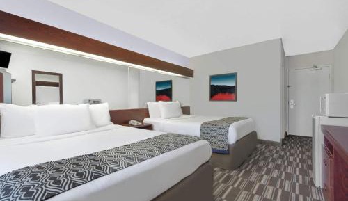 Queen Room with Two Queen Beds - Non-Smoking