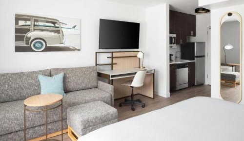 King Studio with Sofa Bed