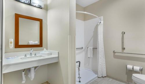 Queen Suite with Two Queen Beds - Accessible/Non-Smoking
