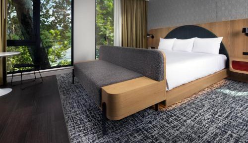 King Room with Roll-In Shower - Disability Access