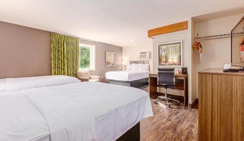 Queen Room with Three Queen Beds - Non-Smoking
