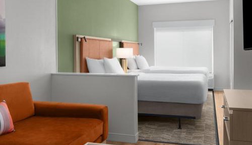 Queen Suite with Two Queen Beds and Trundle Sofa