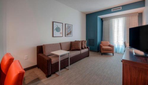 1 Bedroom Larger Suite, 2 Queen, Sofa bed
