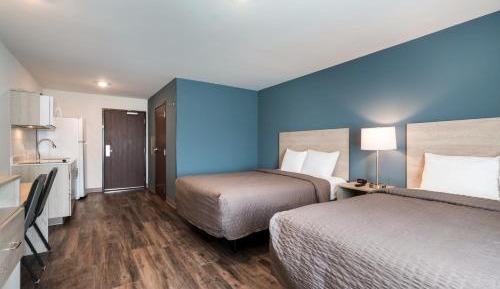 QUEEN SUITE TWO QUEEN BEDS W DISHWASHER (DISHES/COOKWARE INCLUDED)