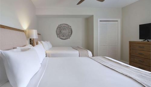 Three-Bedroom Condo with Ocean View