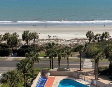 Deluxe One-Bedroom Apartment with Ocean View