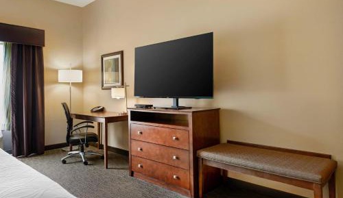 King Room with Roll-in Shower - Disability Access/Non-Smoking