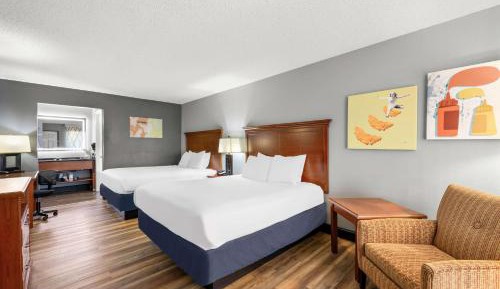 Queen Room with Two Queen Beds - Upstairs/Smoking