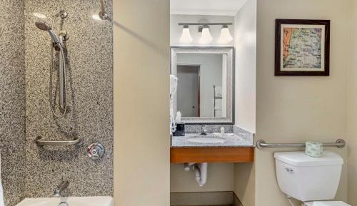 King Suite with Whirlpool