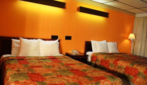 Deluxe Queen Room with Two Queen Beds - Non-Smoking