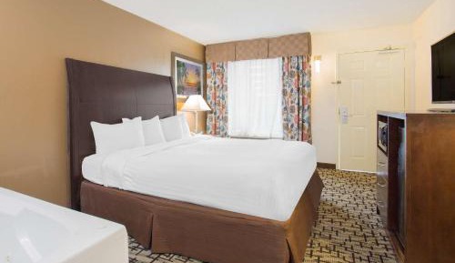 King Suite with Spa Bath - Communication Assistance/Non-Smoking