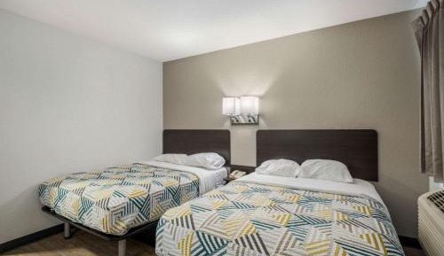 2 Full Beds |