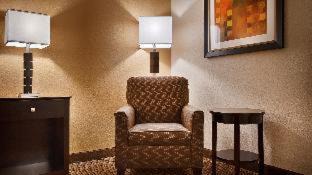 One-Bedroom King Suite with Sofa Bed and Spa Bath - Non-Smoking