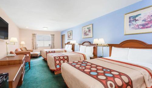 Superior Double Room with Three Double Beds - Smoking