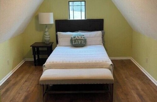 Gilbertsville House | The Perfect Lake Home GetAway!