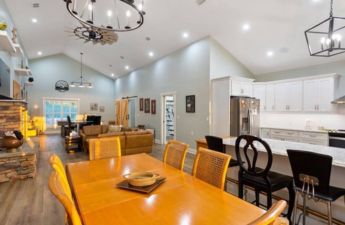 Burnside House | Lake Cumberland Hilltop Villas.