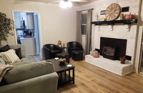 Varina House | Private Secluded Home near Airport and Downtown