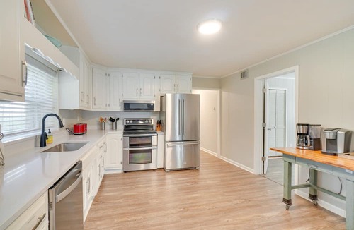 Louisville House | Lakefront Louisville Home - Dock, Fire Pit & Grill