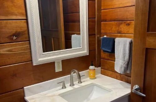 Campton Cabin | Secluded forest getaway on 50 acres, near RRG