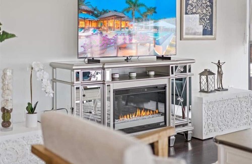 Evanston Apartment | "Bliss of Evanston" 180°view, 2BDR +2Bath UrbanLux