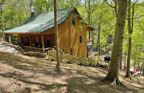 Lucas Cabin | Bigfoot Bay On Barren River Lake! Lakefront, Smokey Mountain setting, Sleeps 14!