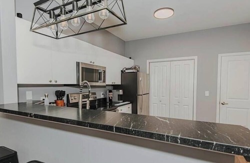 Elon Condo | Stay Minutes from Elon University in a Spacious 3BR Condo