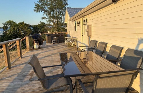 Bee Spring House | Ira’s Place - A spacious home near Mammoth Cave National Park and Nolin Lake