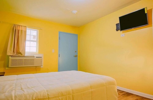 Markham Apartment | Full Bed | Non Smoking