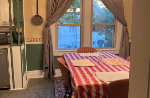 Martinsville House | The Humble House-2-bedroom, 2 Bath house in Uptown Martinsville