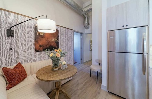 Wicker Park Apartment | The Cornerstone - Designer 4BR Flat in Bucktown/WP