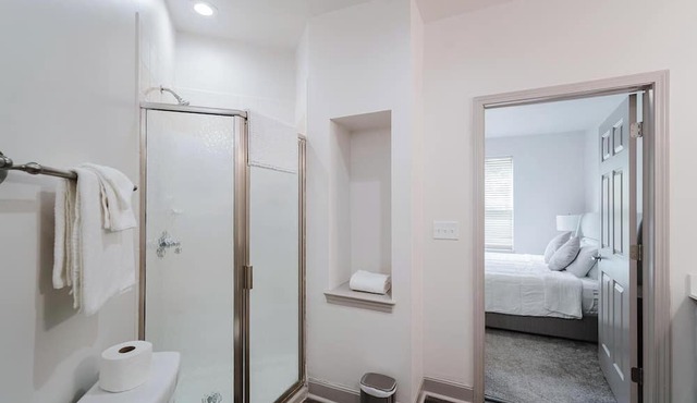 Landing | Stunning 2BD, Clubhouse, Pool